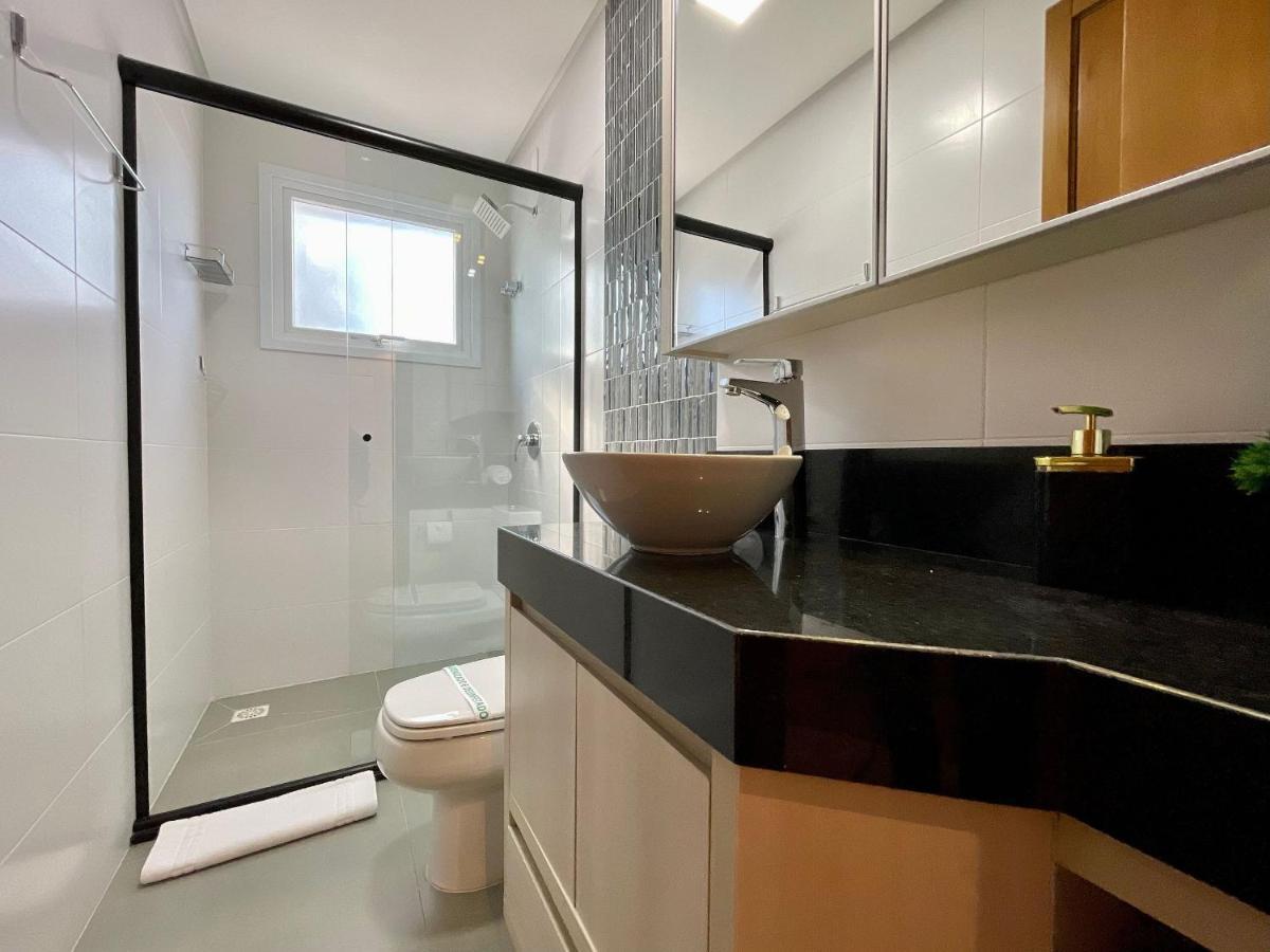 Apartamento Casa De Pedra Com 2 Dormitorios - Luxuoso Com Piscina Em Gramado Bagian luar foto